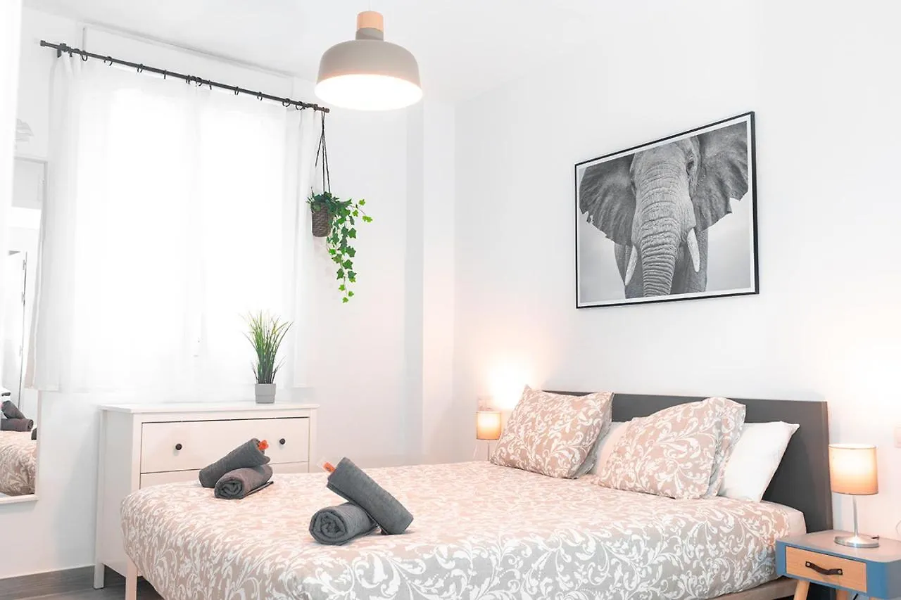 Apt Old Town 3 Bedrooms, 2 Bathrooms, Wifi Sevilla